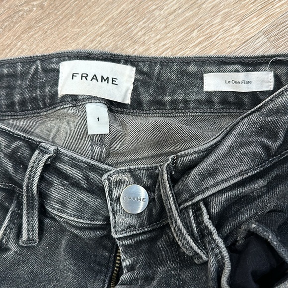 Frame Denim Le One Flare - Picture 2 of 3